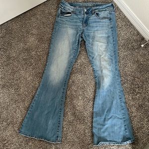 Light Wash American eagle flare jeans size 8